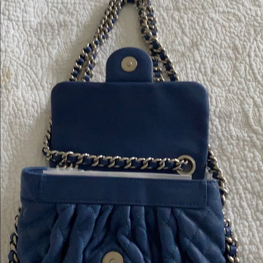 ‼️SOLD‼️Chain Around Blue Quilted SHW - Picture 13 of 15